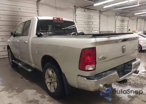 2015 Ram 1500 Big Horn z USA, uszkodzony, nr VIN 1C6RR7GT2FS748906